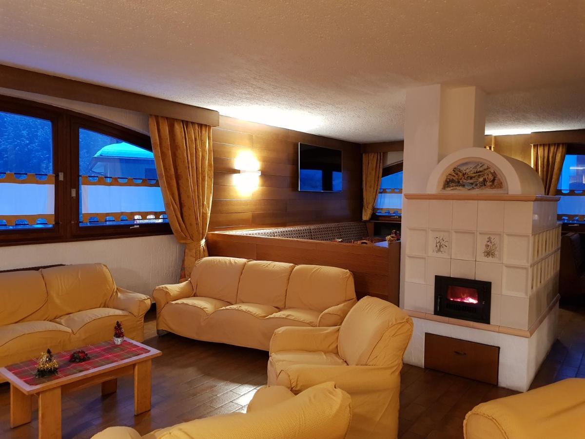 Hotel Alle Tre Baite Santa Caterina Valfurva Buitenkant foto