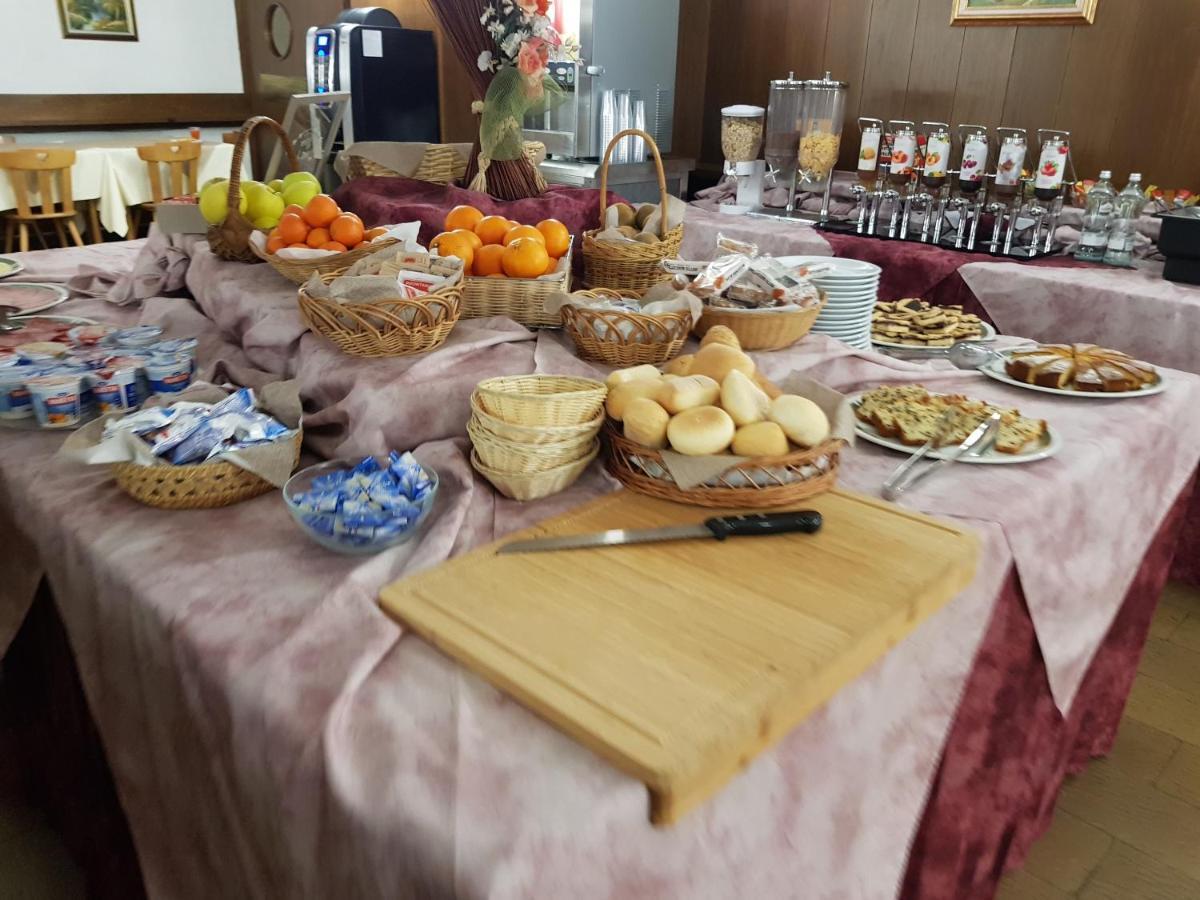 Hotel Alle Tre Baite Santa Caterina Valfurva Buitenkant foto